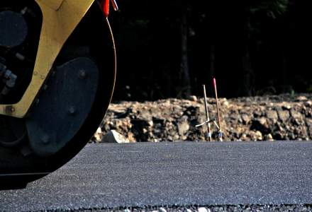 Droga Czadeczka 18.10.17 - Położenie pierwszej warstwy asfaltu