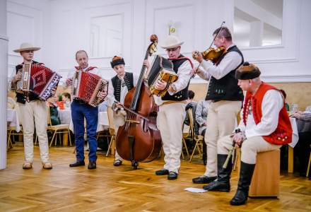 Uczestnicy Świątecznego Spotkania dla Seniorów w Koniakowie fot. M.Kuźma