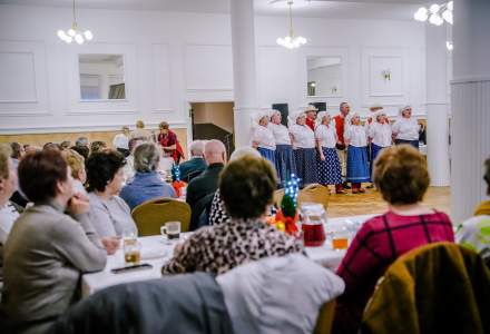 Uczestnicy Świątecznego Spotkania dla Seniorów w Koniakowie fot. M.Kuźma