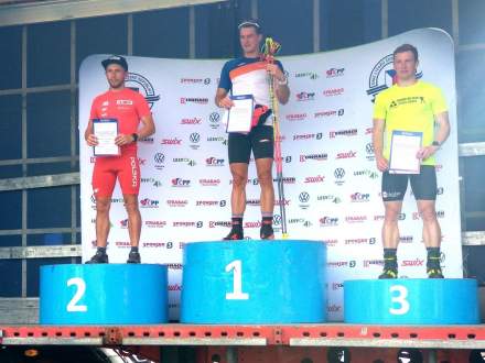 Dominik Bury na drugim stopniu podium Mistrzostw Czech (foto: PZN facebook)