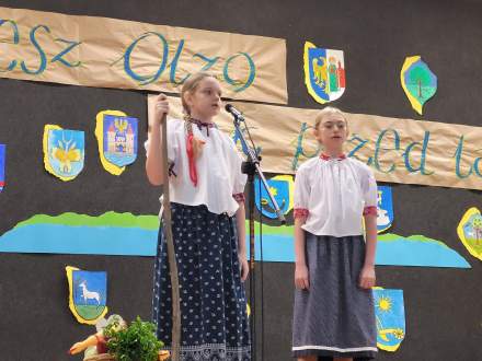 Fotorelacja z uroczystości Dnia Patrona w Zespole Szkolno-Przedszkolnym w Istebnej