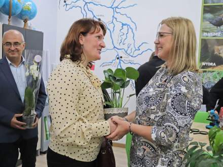 Gratulacje z okazji otwarcia Zielonej Pracowni dla Pani dyrektor ZSP w Istebnej Pani Danuty Haratyk-Woźniczka.