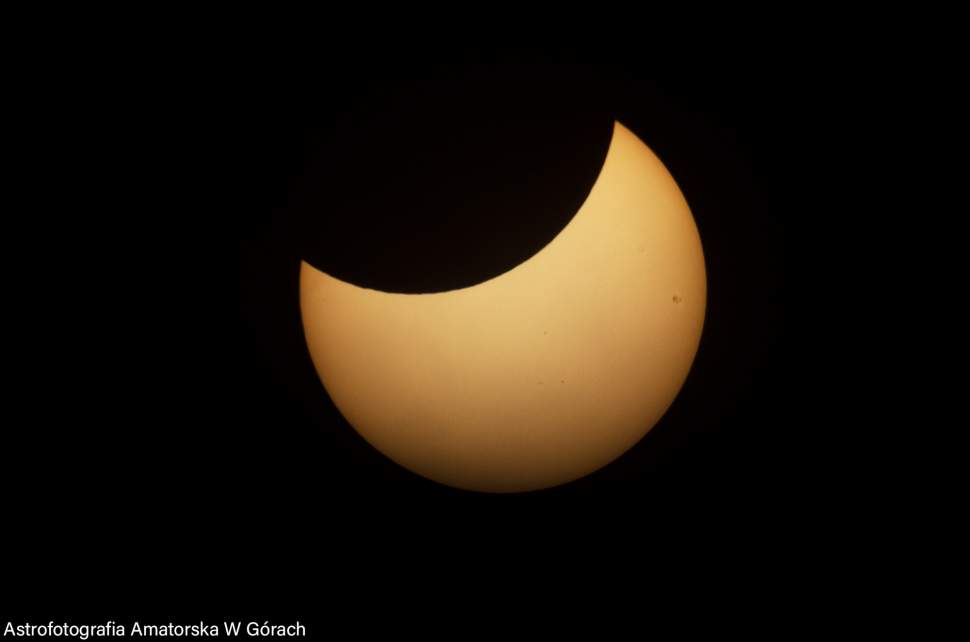Częściowe zaćmienie Słońca (autor zdjęcia: Dominik Skurzok)